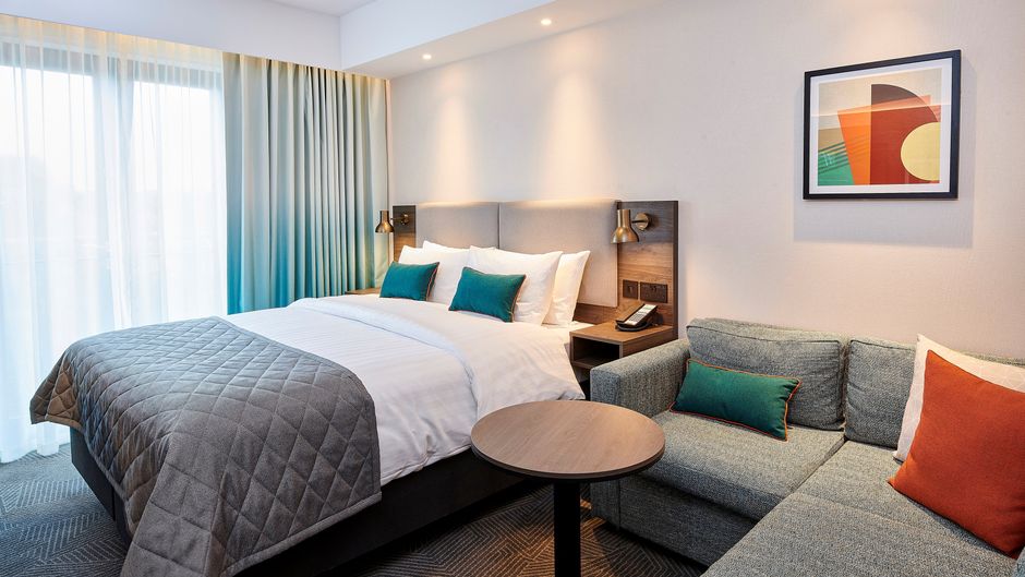 Holiday Inn Bristol Airport Room