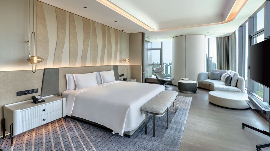 Crowne Plaza Weiyang Suite