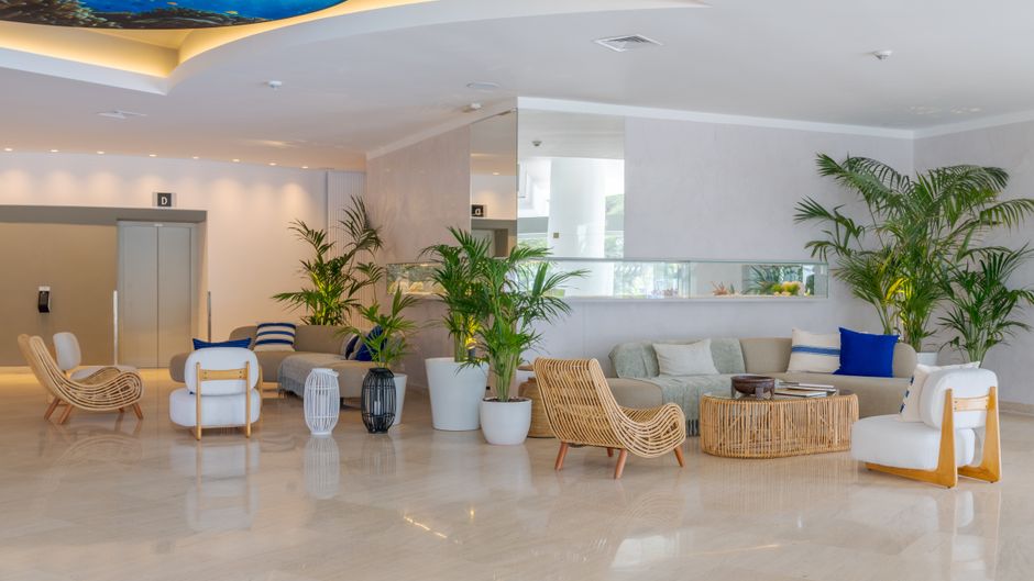 Pestana Delfim Beach & Golf Hotel Lobby