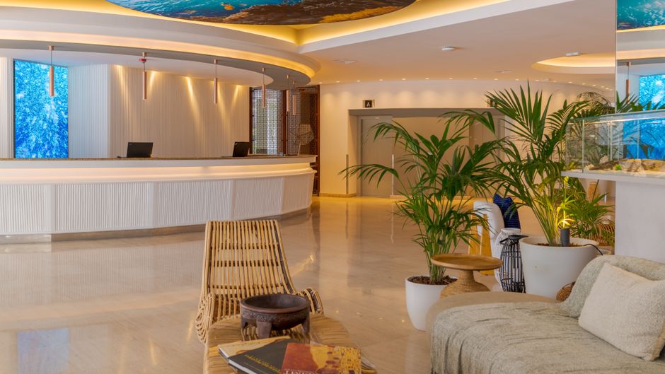 Pestana Delfim Beach & Golf Hotel Lobby