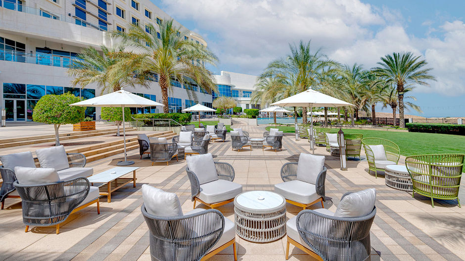 Crowne Plaza Muscat OCEC Lobby
