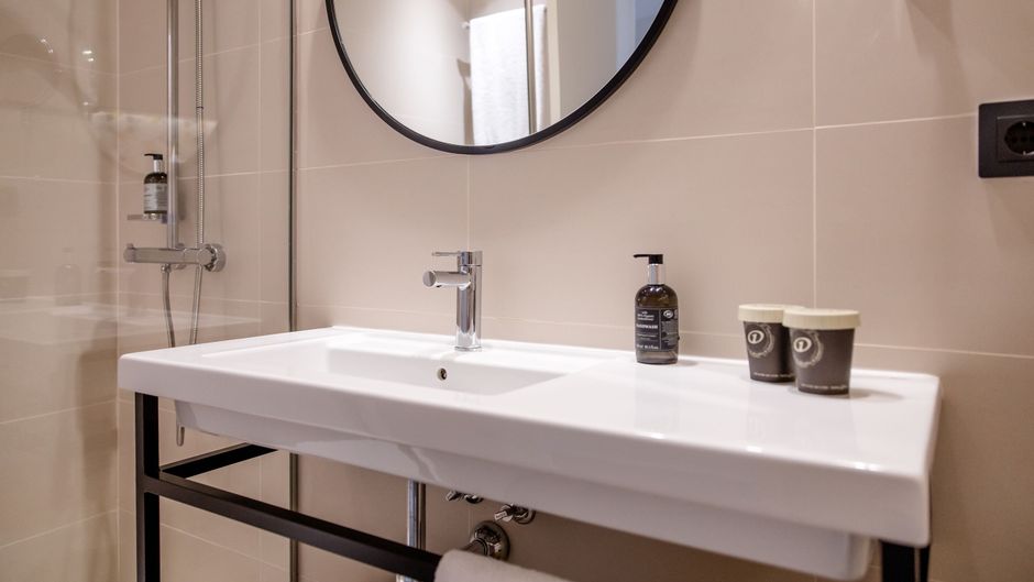Motel One Madrid Plaza de Espana Room