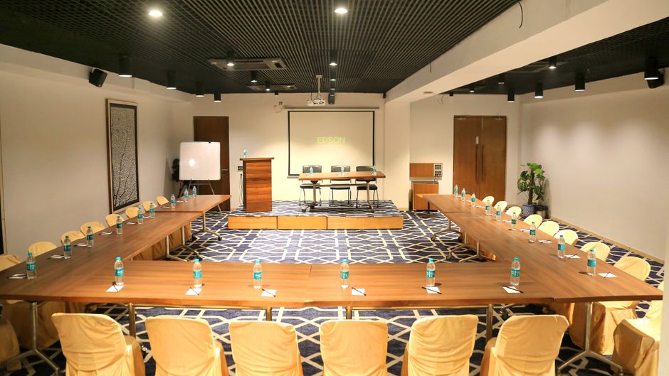 Ginger Surat City Centre Meeting