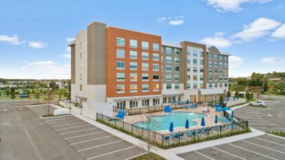 Holiday Inn Express & Suites LBV Area