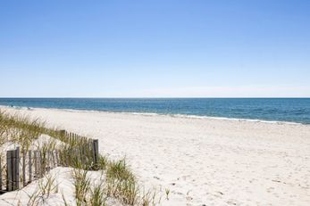 Red Jacket Beach Resort