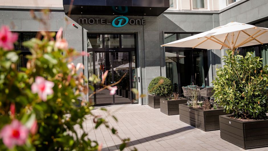Motel One Freiburg Exterior