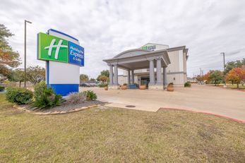 Holiday Inn Express Hotel & Suites