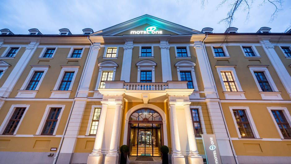 Motel One Magdeburg Exterior