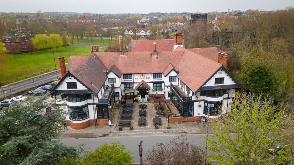 The Bridge Inn Exterior