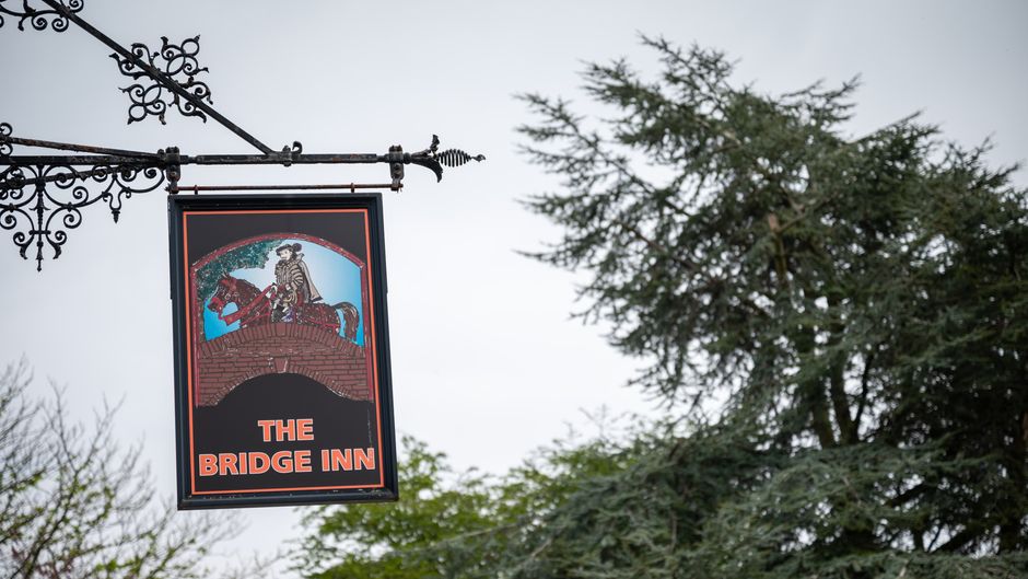 The Bridge Inn Exterior
