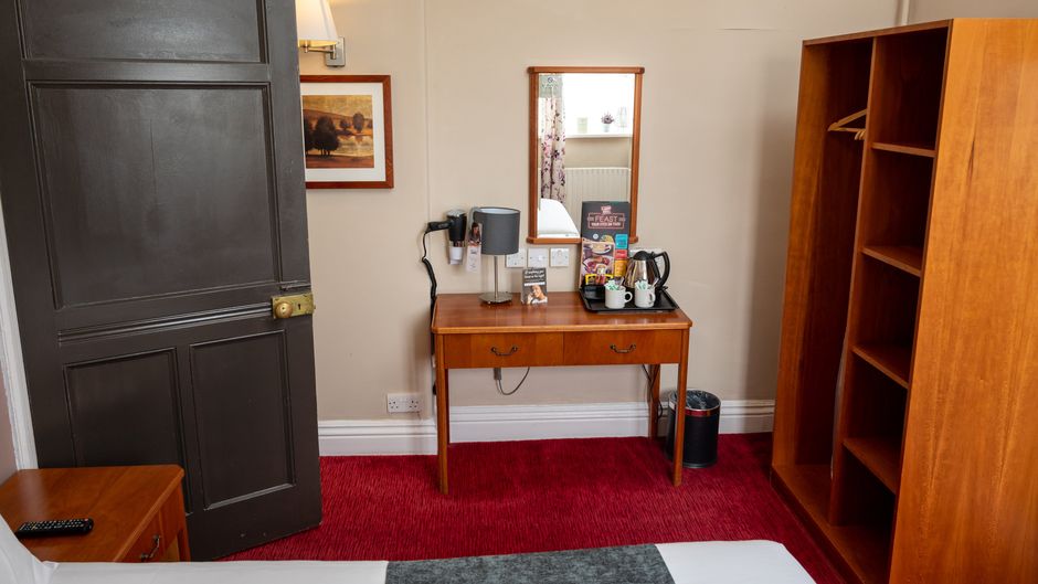 The Bridge Inn Room
