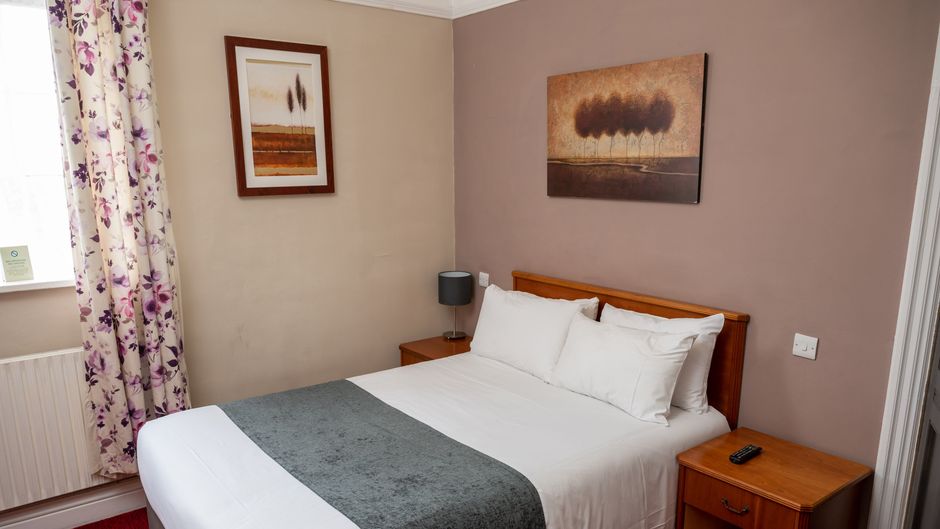 The Bridge Inn Room
