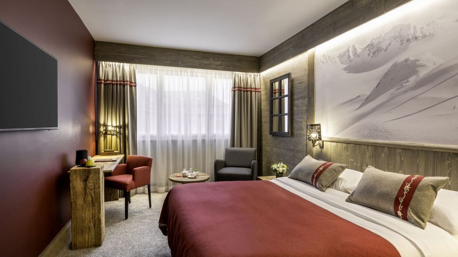 Manotel Edelweiss Hotel Room