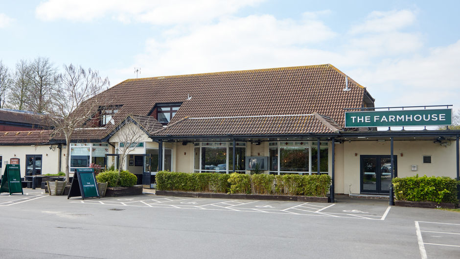 Farmhouse Innlodge Hotel Exterior