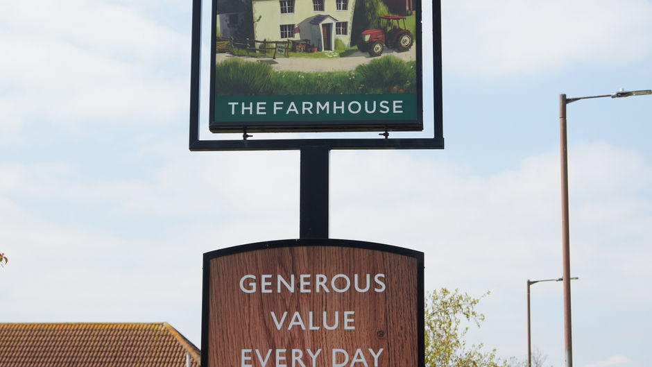 Farmhouse Innlodge Hotel Exterior