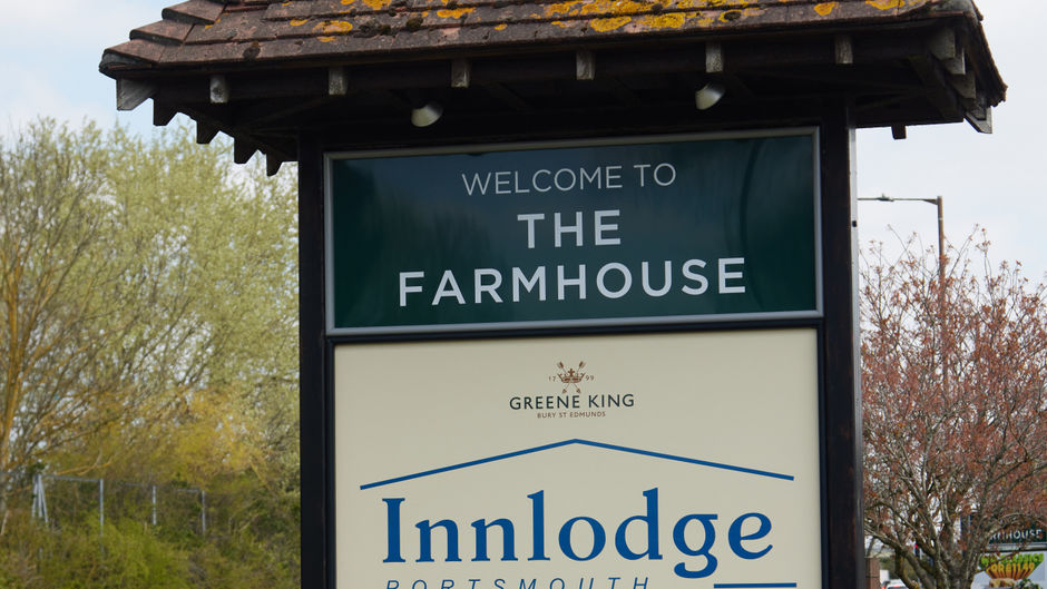 Farmhouse Innlodge Hotel Exterior