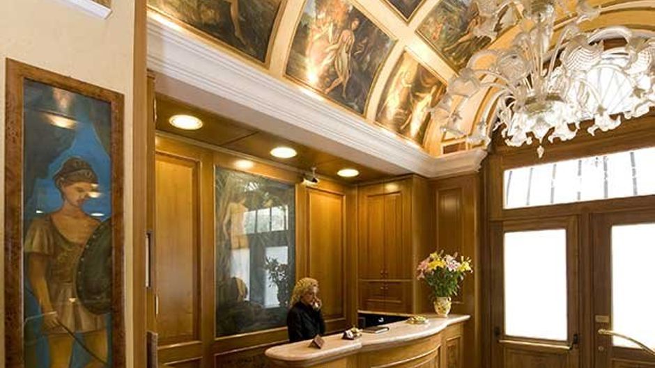Hotel Joli Lobby