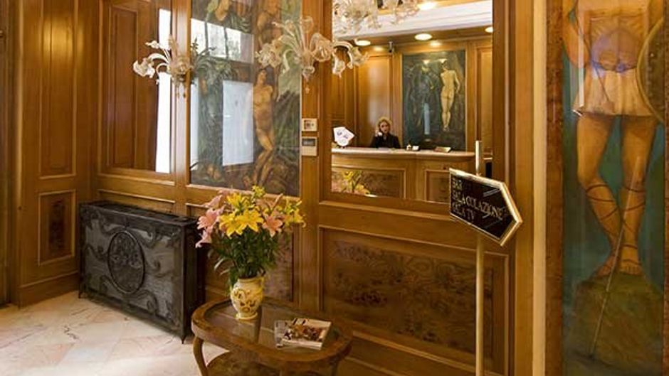 Hotel Joli Lobby