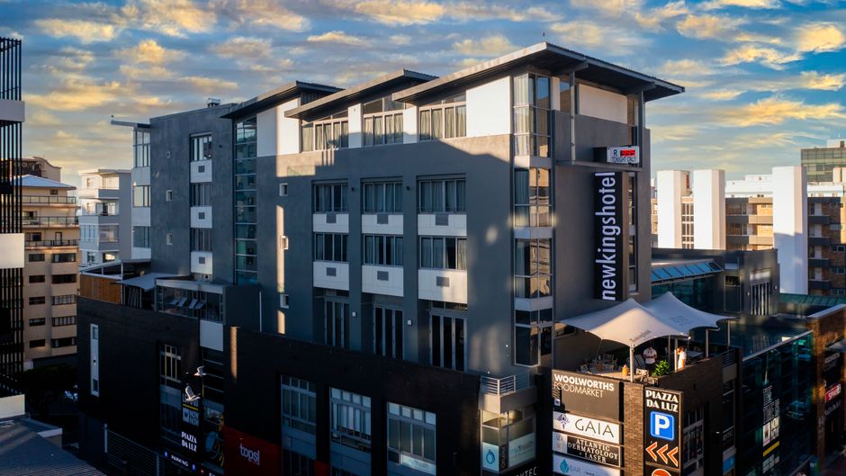 Newkings Hotel Exterior