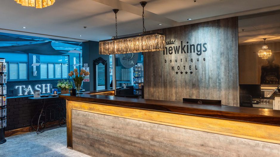 Newkings Hotel Lobby