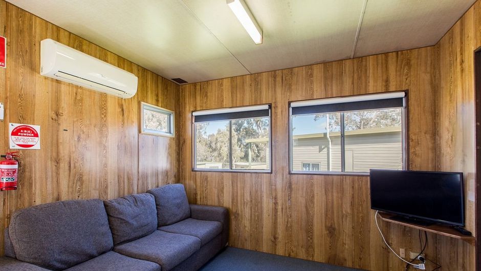 Discovery Parks Lake Hume Room