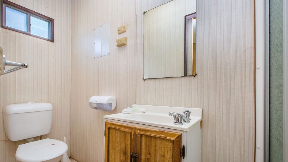 Discovery Parks Lake Hume Room