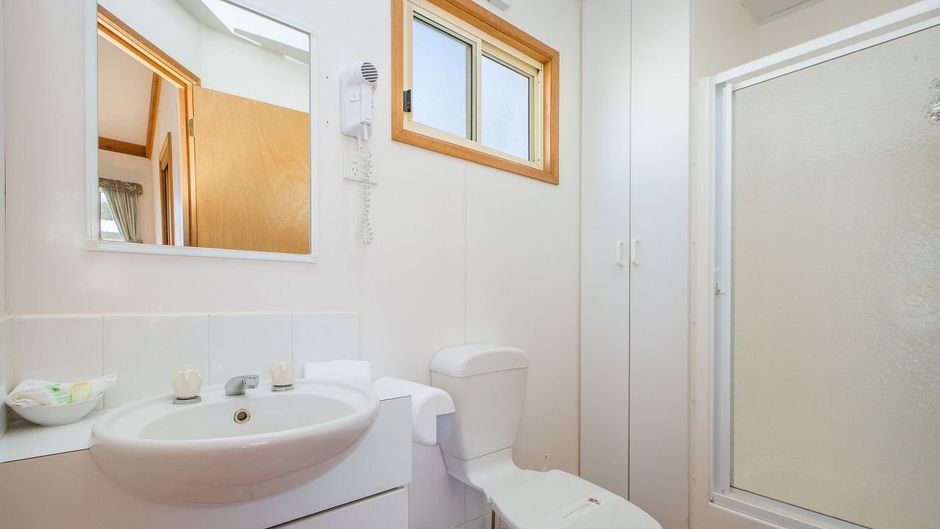 Discovery Parks Lake Hume Room