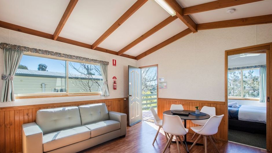 Discovery Parks Lake Hume Room