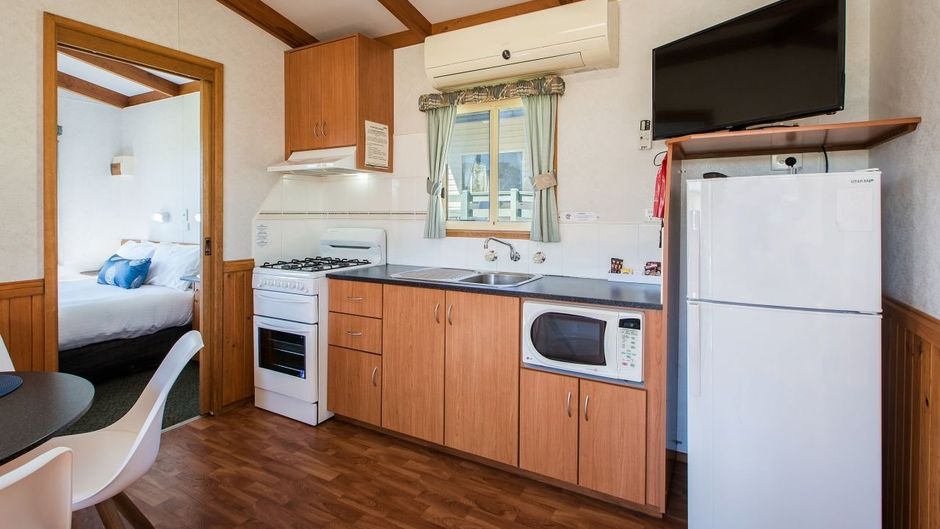 Discovery Parks Lake Hume Room
