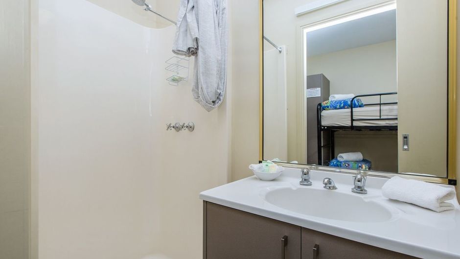 Discovery Parks Lake Hume Room