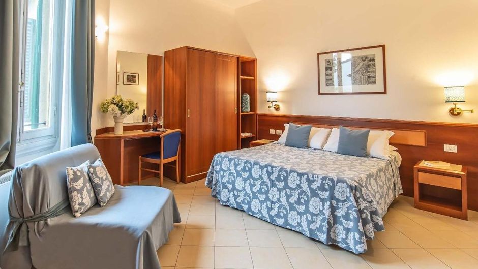 Hotel Bonifacio Room