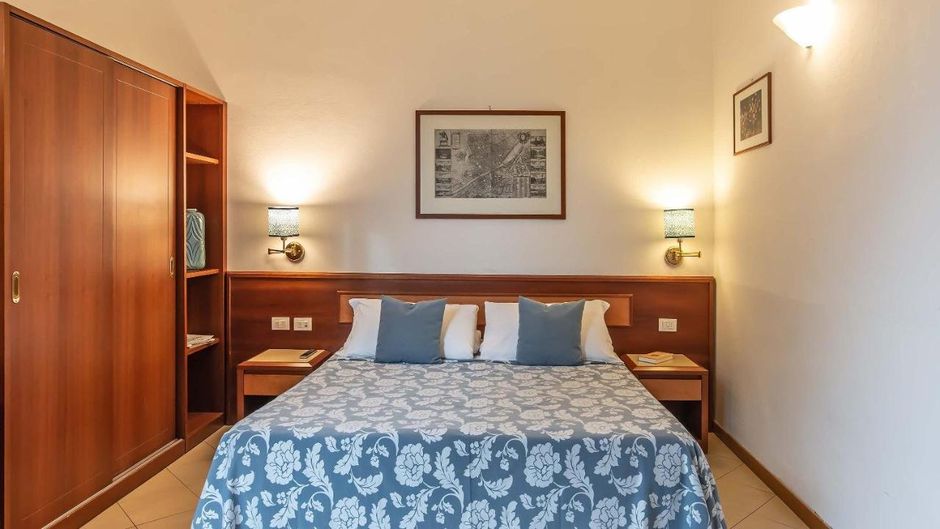 Hotel Bonifacio Room