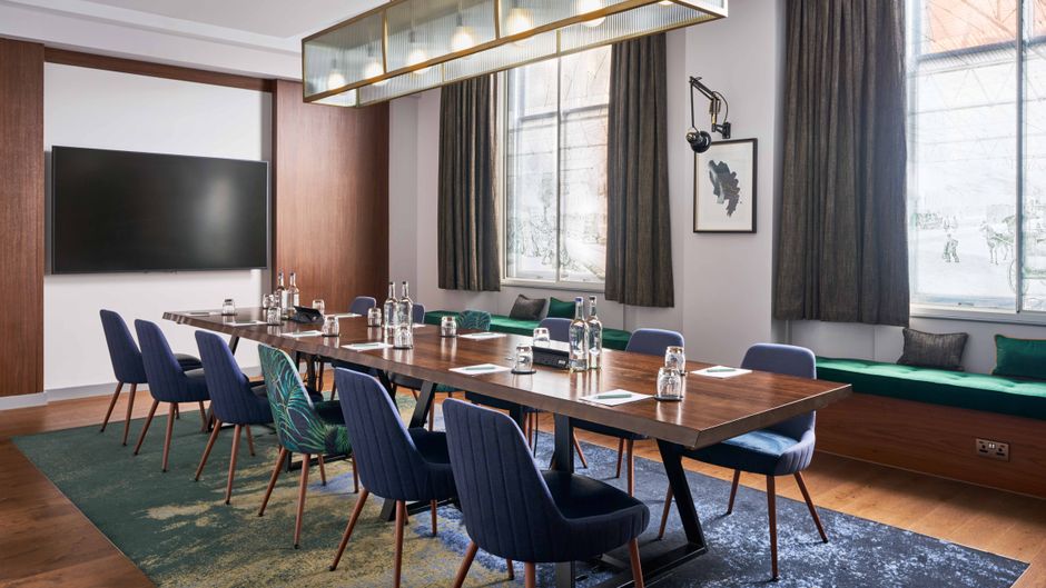 The Clermont London, Victoria Meeting