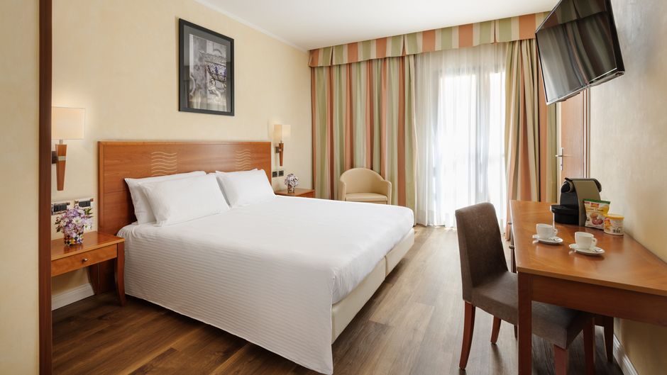 Hotel Dei Cavalieri Caserta - La Reggia Room