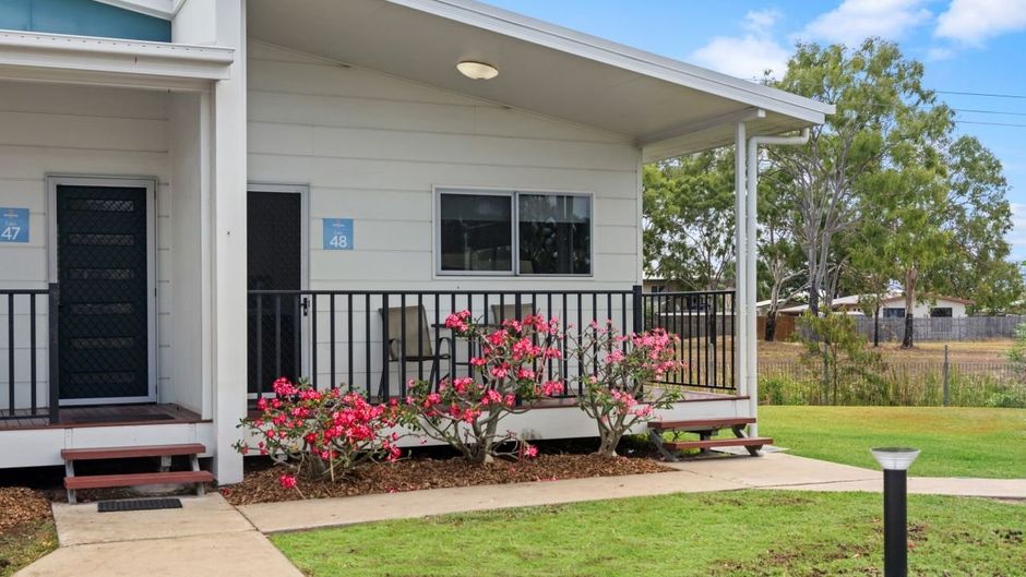 Cluden Park Motor Inn Exterior