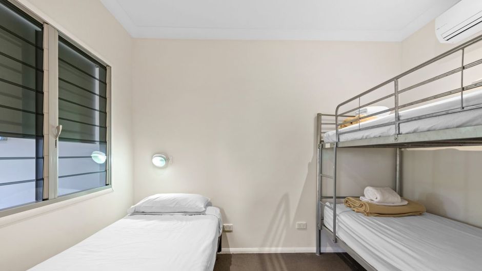 Cluden Park Motor Inn Room