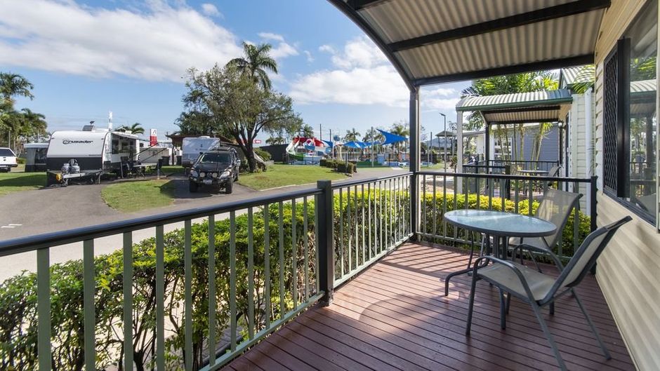 Cluden Park Motor Inn Exterior