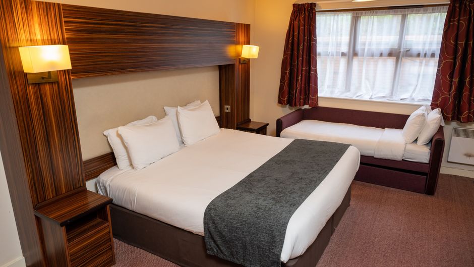 The Fernhurst Lodge Room