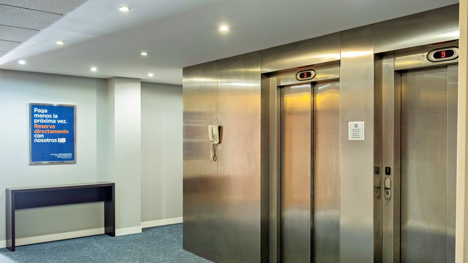Holiday Inn Express Malaga Airport Lobby