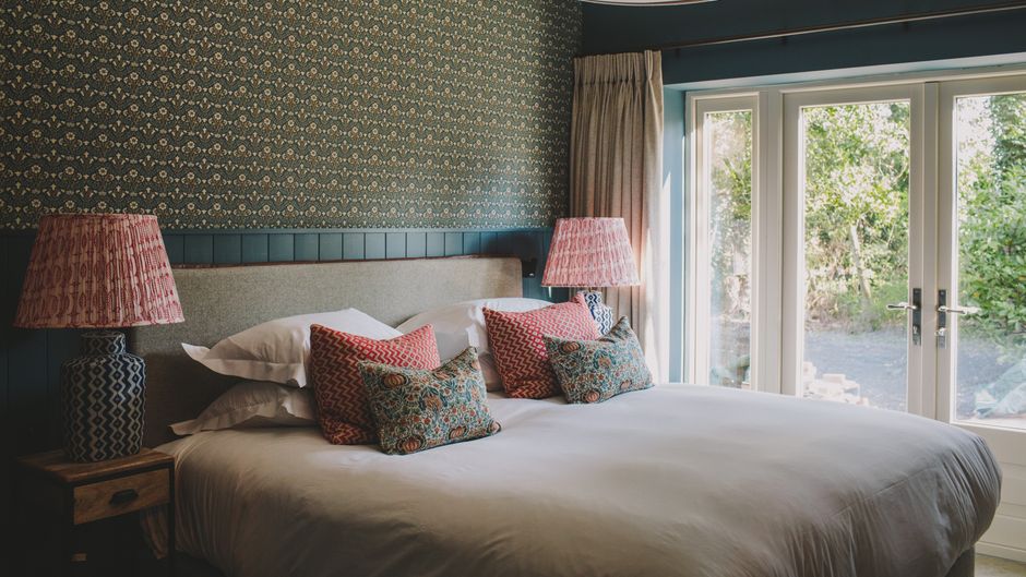 Hampton Manor Hotel Room