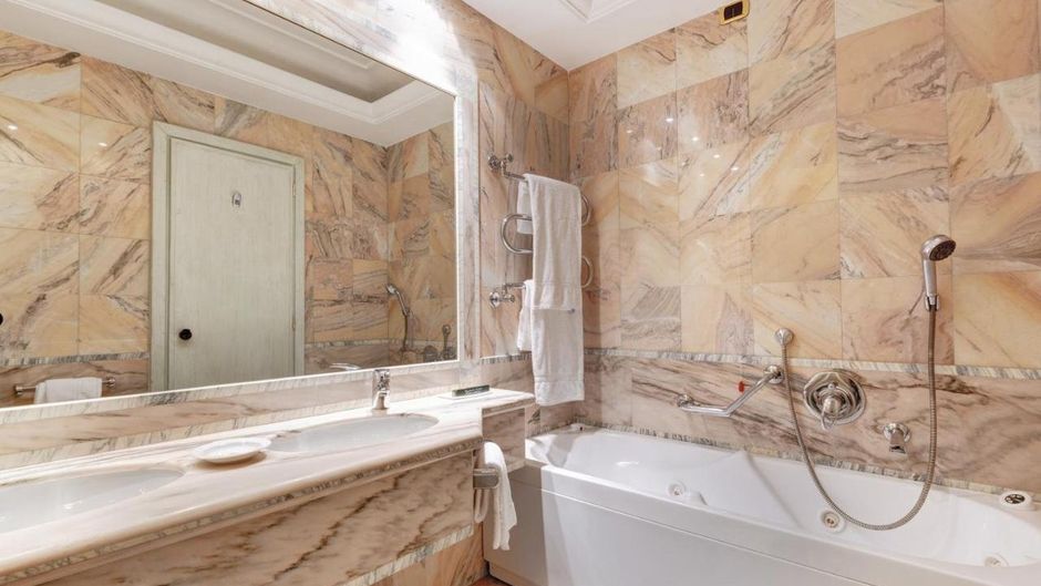 Borgo Palace Hotel Room