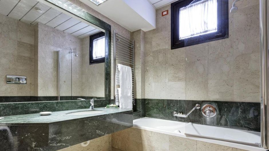 Borgo Palace Hotel Room