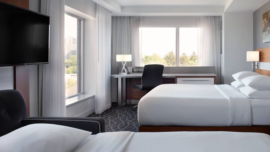 Delta Hotels by Marriott Waterloo Room