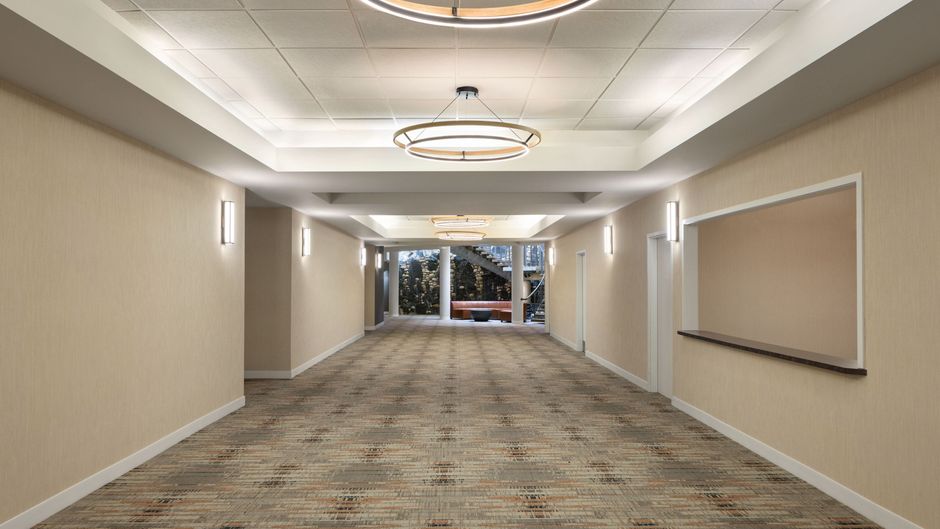 Four Points by Sheraton Edmonton South Meeting