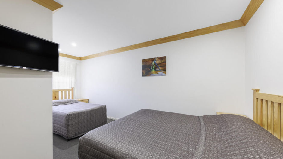 Black Gold Country Cabins and Motel Suite