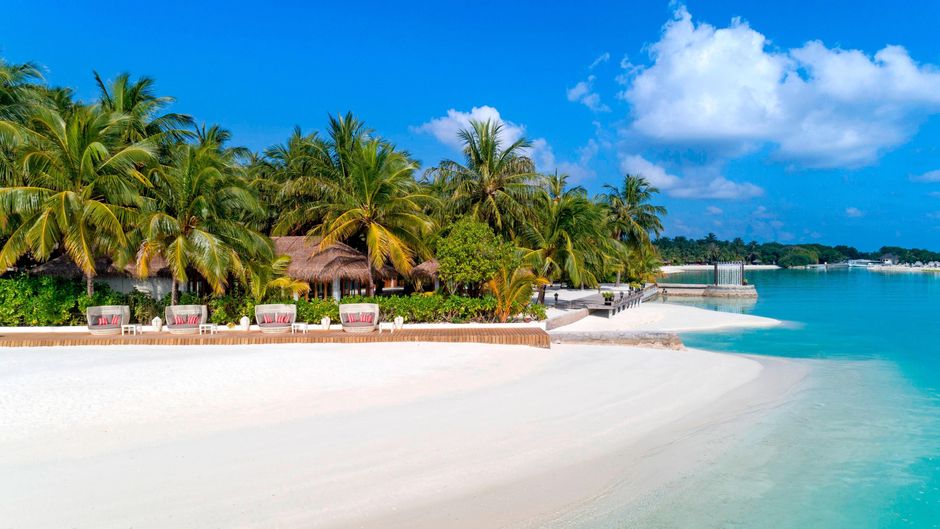 Sheraton Maldives Full Moon Resort & Spa Beach