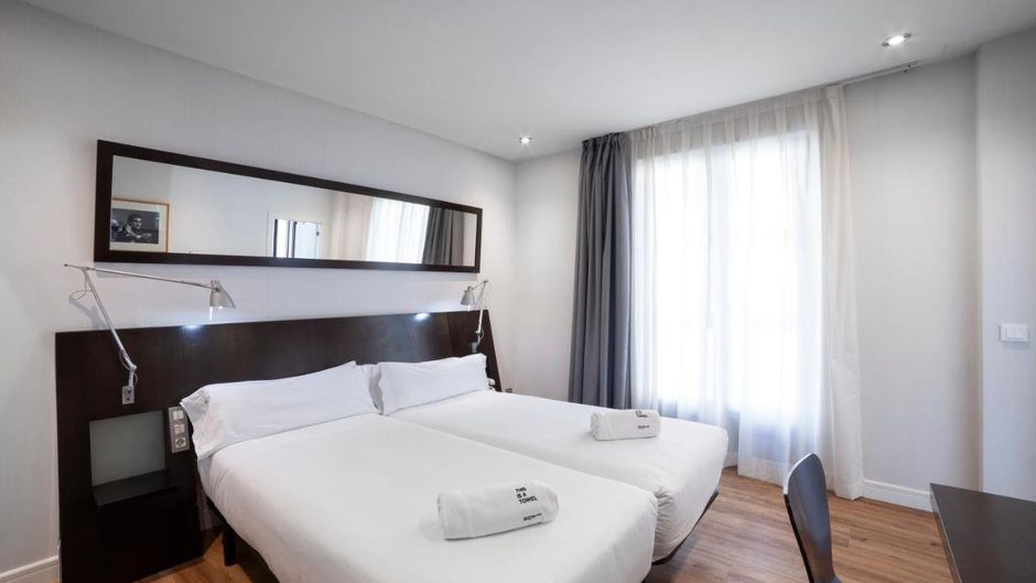 Petit Palace Arana Room