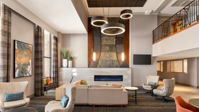 Holiday Inn Hotel & Suites