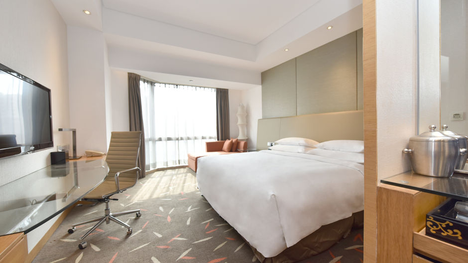Crowne Plaza Wing On City Zhongshan Room