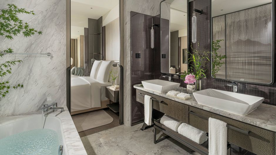 Four Seasons Hotel Hangzhou at Hangzhou Room